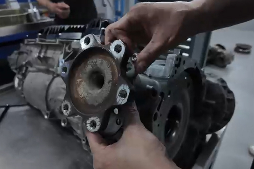 Malaysian gearbox repair 